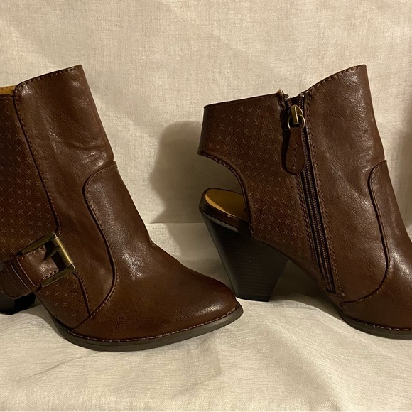 Chocolate Brown Spring/Fall Booties -8 - Picture 3 of 7